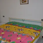 דירה Quiet House Near