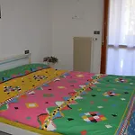 Quiet House Near דירה *