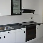Quiet House Near קאורלה