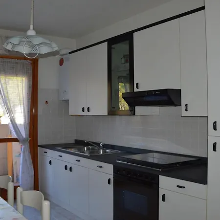 Flat Only 50m From The In Apartment